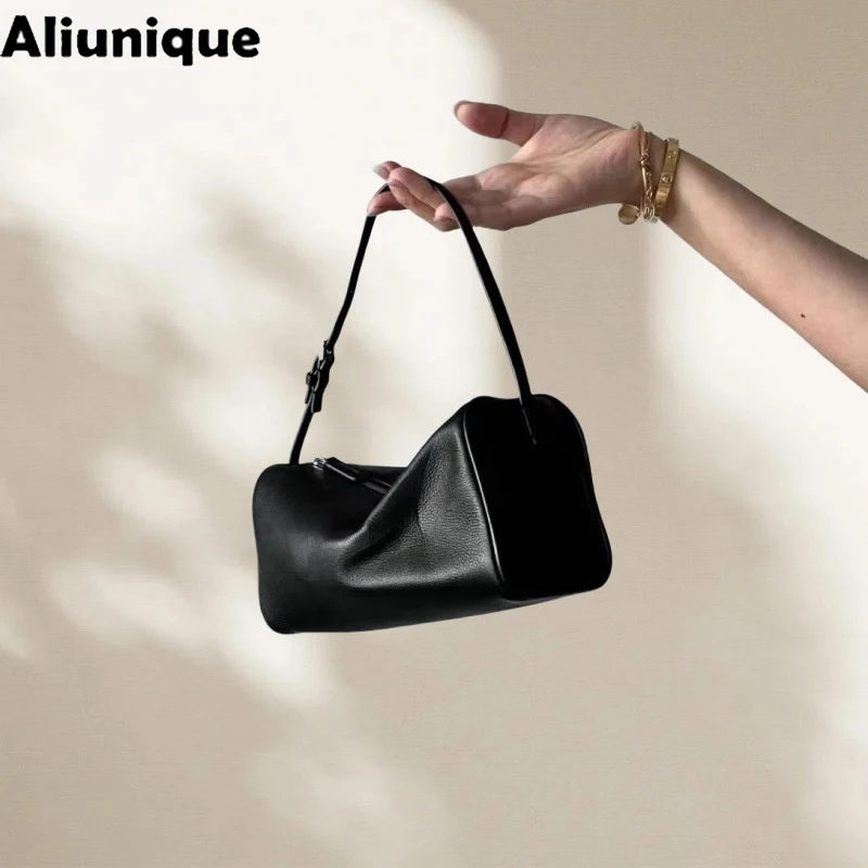 Women Leather Shoulder Bag Vintage Pencil Barrel Elegant Underarm Bag Versatile Crossbody Bag Fashion Casual Small Handheld Purs
Women Leather Shoulder Bag Vintage Pencil Barrel Elegant Underarm Bag Versatile Crossbody Bag Fashion Casual Small Handheld Purs