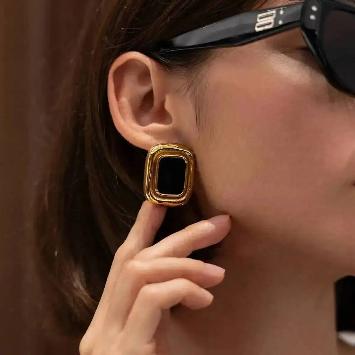 KunJoe Vintage Stainless Steel 18K Gold Plated Black Stone Square Stud Earrings Women Geometry Piercing Ear Waterproof Jewelry
KunJoe Vintage Stainless Steel 18K Gold Plated Black Stone Square Stud Earrings Women Geometry Piercing Ear Waterproof Jewelry
