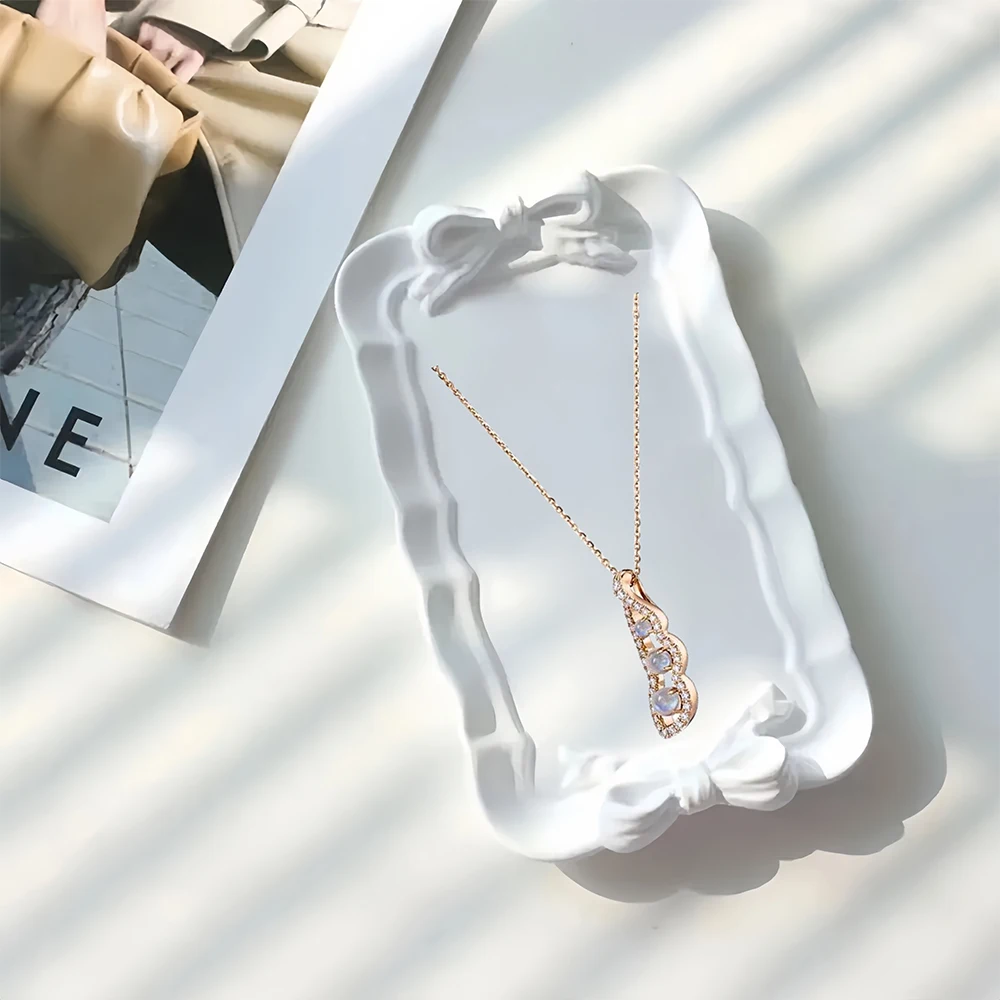 2025 Hot Selling Brand Women's Necklace Fashionable, Simple, Luxurious Jewelry Suitable for Gifting To Friends
2025 Hot Selling Brand Women's Necklace Fashionable, Simple, Luxurious Jewelry Suitable for Gifting To Friends