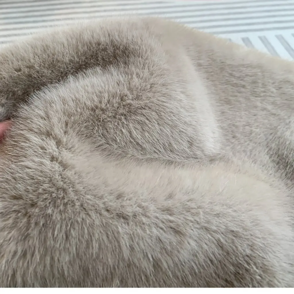 Women's Short V-Neck Imitation Mink Velvet Faux Fur Coat Gold Color Silent Profits Off-Season Special F072905
Women's Short V-Neck Imitation Mink Velvet Faux Fur Coat Gold Color Silent Profits Off-Season Special F072905