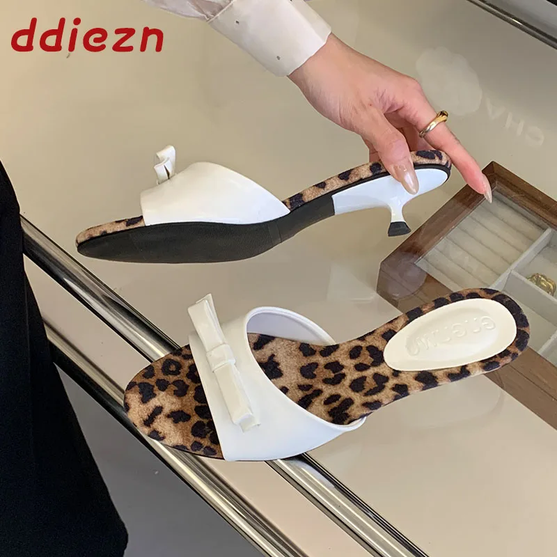 Fashion Leopard Pattern Slippers Women Low Heel Shoes Butterfly-Knot Female Pumps Round Toe Slides Sandals Ladies Slippers Shoes
Fashion Leopard Pattern Slippers Women Low Heel Shoes Butterfly-Knot Female Pumps Round Toe Slides Sandals Ladies Slippers Shoes
