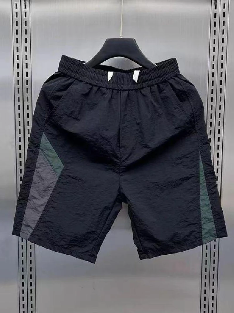 Мужские летние тонкие свободные прямые шорты в корейском стиле с модным узором, быстросохнущие, спортивные, повседневные, модные, длиной до колена
Мужские летние тонкие свободные прямые шорты в корейском стиле с модным узором, быстросохнущие, спортивные, повседневные, модные, длиной до колена