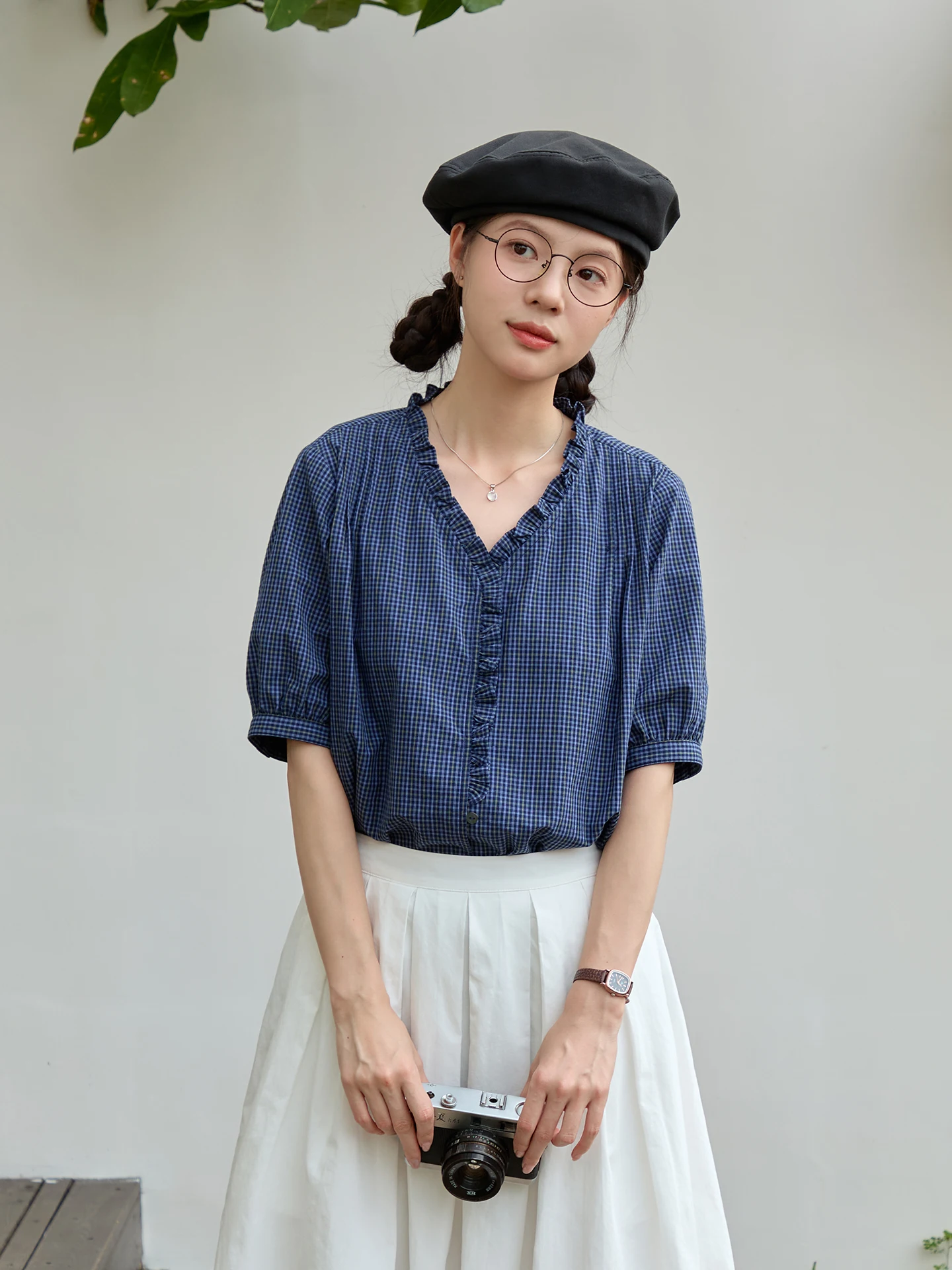 Original Pure Cotton Artistic Plaid Loose Fit Short Sleeve V-Neck Shirt Women Summer Versatile Blue Casual Breathable Shirt
Original Pure Cotton Artistic Plaid Loose Fit Short Sleeve V-Neck Shirt Women Summer Versatile Blue Casual Breathable Shirt
