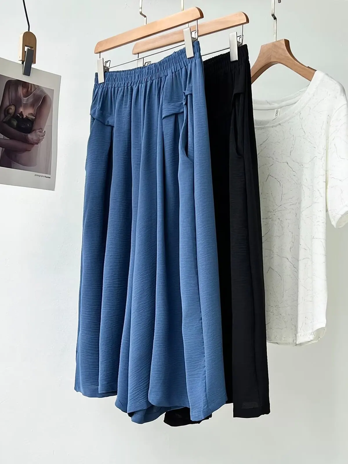 plus Size Casual Wide Leg Pants Elastic Waist Thin Loose Fit Slimming Seven Inch Trousers Trendy Polyester Fiber Ladies Pants
plus Size Casual Wide Leg Pants Elastic Waist Thin Loose Fit Slimming Seven Inch Trousers Trendy Polyester Fiber Ladies Pants