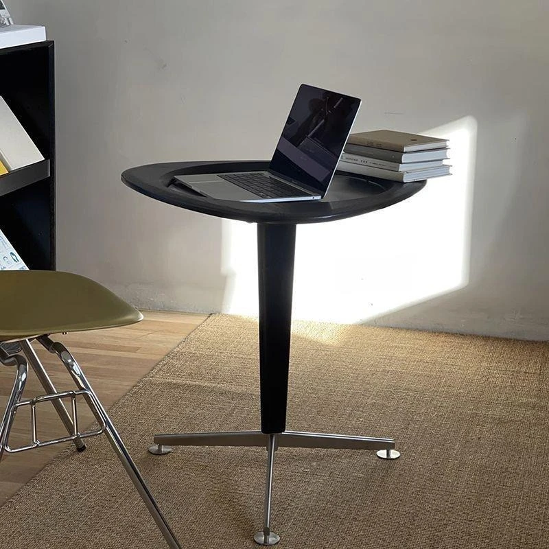 Minimalist modern sofa, living room side table, adjustable and movable, high-end large and small apartments
Minimalist modern sofa, living room side table, adjustable and movable, high-end large and small apartments