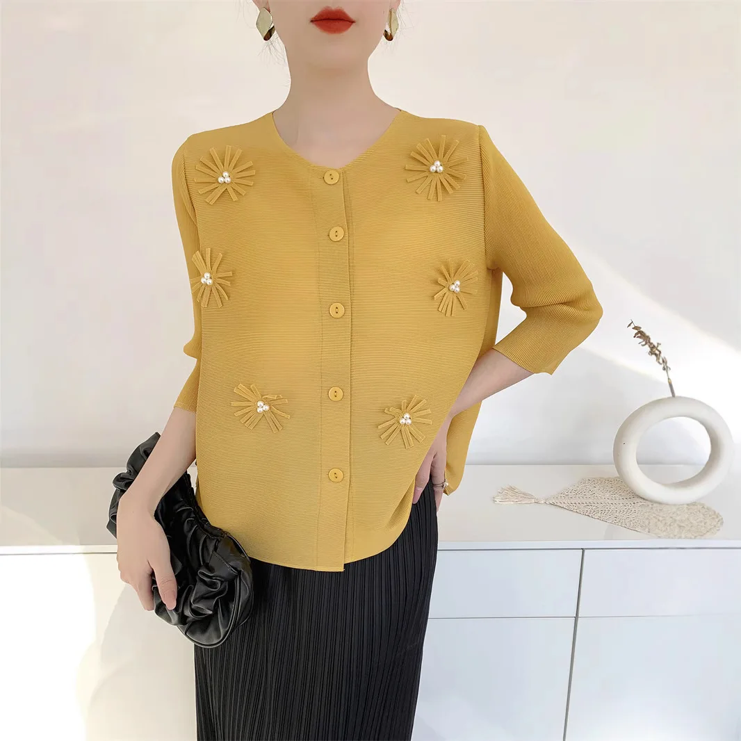 Miyake Pleated Top for Women 2025 Solid Color Design Sense 3D Order Round Neck Single-breasted Long Sleeve T-shirt for Women
Miyake Pleated Top for Women 2025 Solid Color Design Sense 3D Order Round Neck Single-breasted Long Sleeve T-shirt for Women