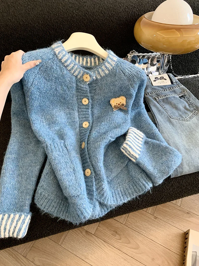 Женский сине-серый свитер с круглым вырезом и длинными рукавами, кардиган Y2K, корейский милый, 2000-х годов, эстетичный зимний повседневный топ, трикотаж, новинка 2023 года
Женский сине-серый свитер с круглым вырезом и длинными рукавами, кардиган Y2K, корейский милый, 2000-х годов, эстетичный зимний повседневный топ, трикотаж, новинка 2023 года