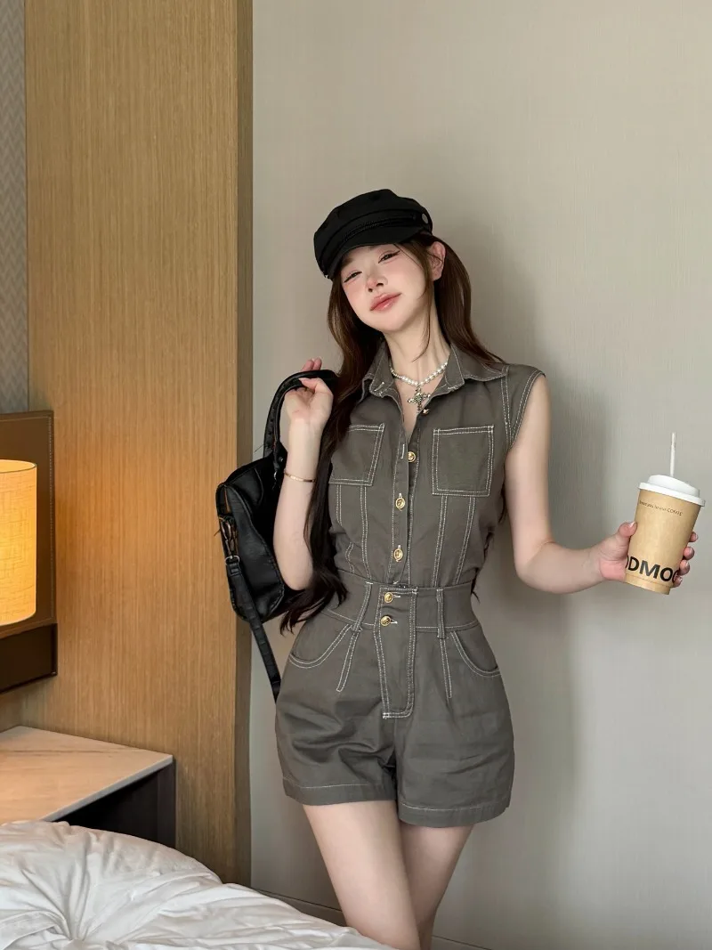 Casual Suit Women's Summer Turn-down Collar Sleeveless Vest High Waisted Denim Shorts Two-piece Set Fashion Female Clothes
Casual Suit Women's Summer Turn-down Collar Sleeveless Vest High Waisted Denim Shorts Two-piece Set Fashion Female Clothes