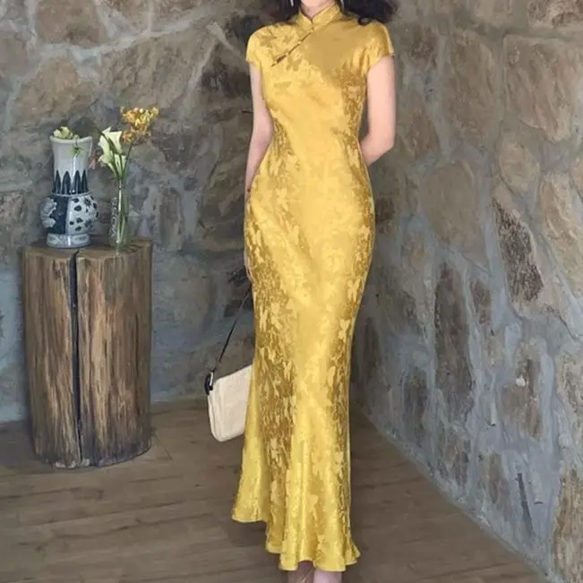 Summer Temperament Cheongsam Dress Women's Retro Chinese Short-sleeved Dress
Summer Temperament Cheongsam Dress Women's Retro Chinese Short-sleeved Dress