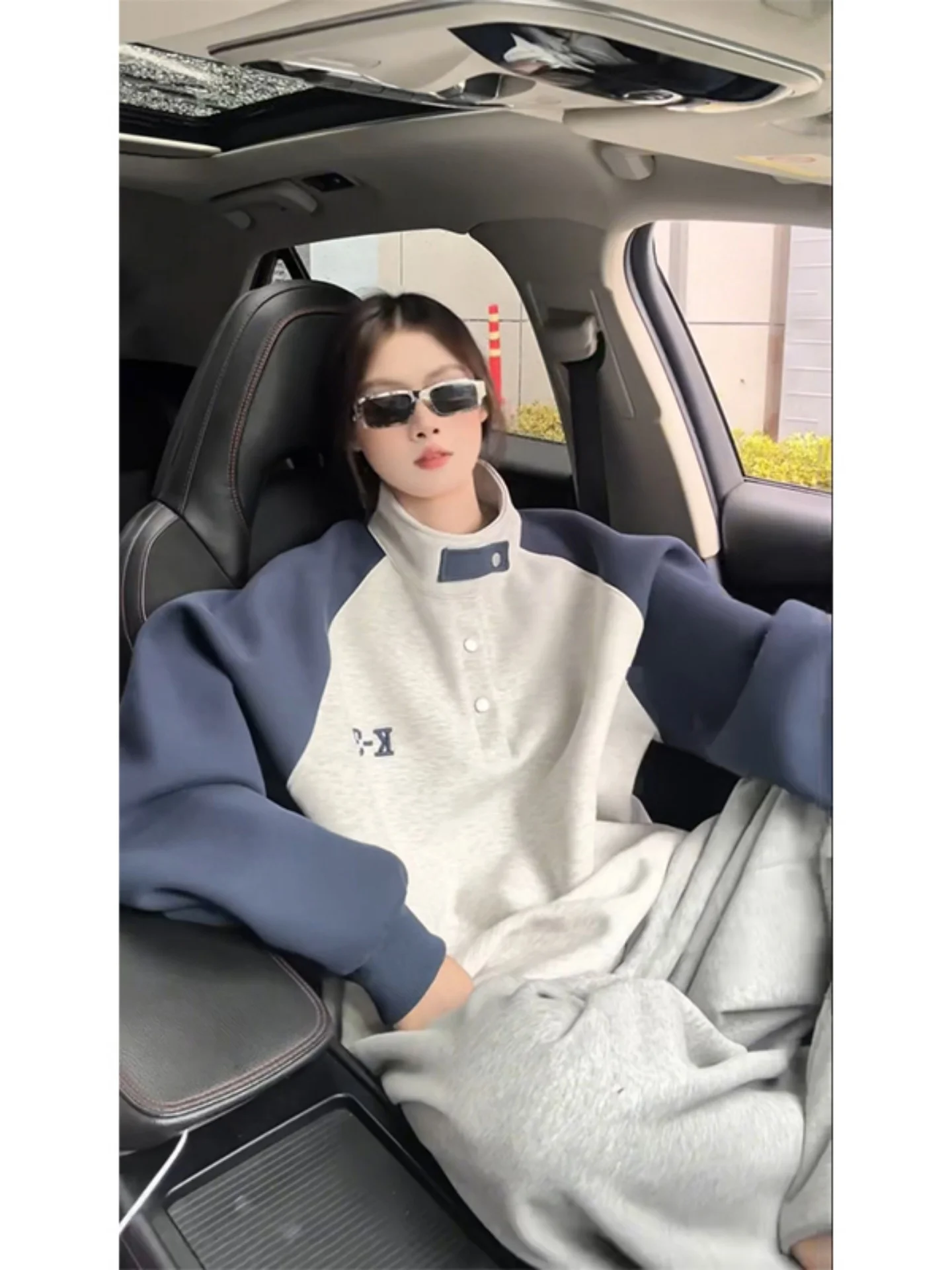 Худи-свитшот Color Blo в американском ретро-стиле, с открытым воротником, весенняя куртка премиум-класса
Худи-свитшот Color Blo в американском ретро-стиле, с открытым воротником, весенняя куртка премиум-класса