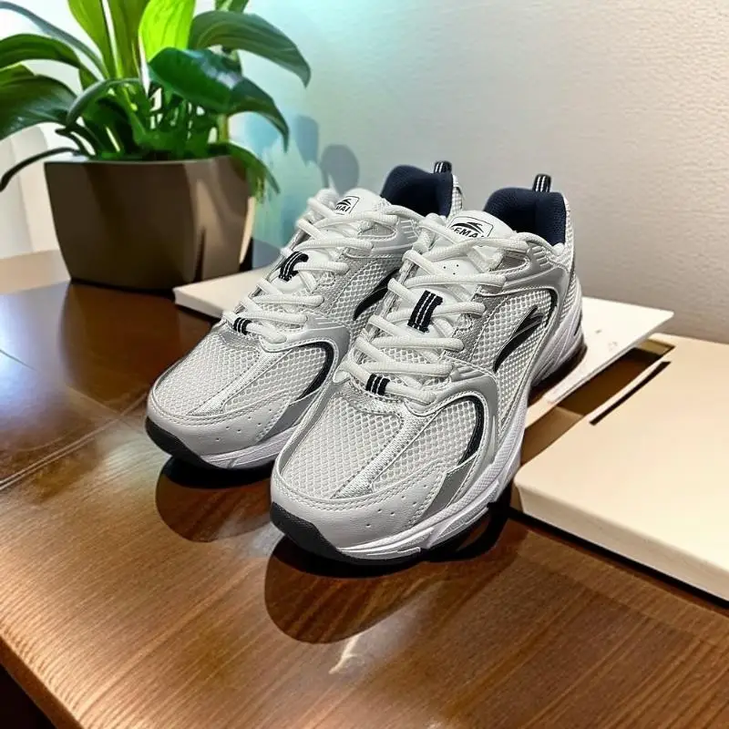 Newly upgraded anti slip and wear-resistant sports shoes, lightweight and breathable, shock-absorbing running shoes
Newly upgraded anti slip and wear-resistant sports shoes, lightweight and breathable, shock-absorbing running shoes