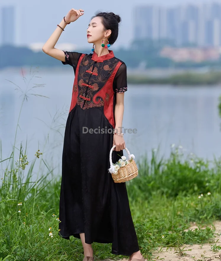 2025 embroidery literature art retro ethnic style dress long length sleeveless vest dress chinese style elegant temperament robe
2025 embroidery literature art retro ethnic style dress long length sleeveless vest dress chinese style elegant temperament robe