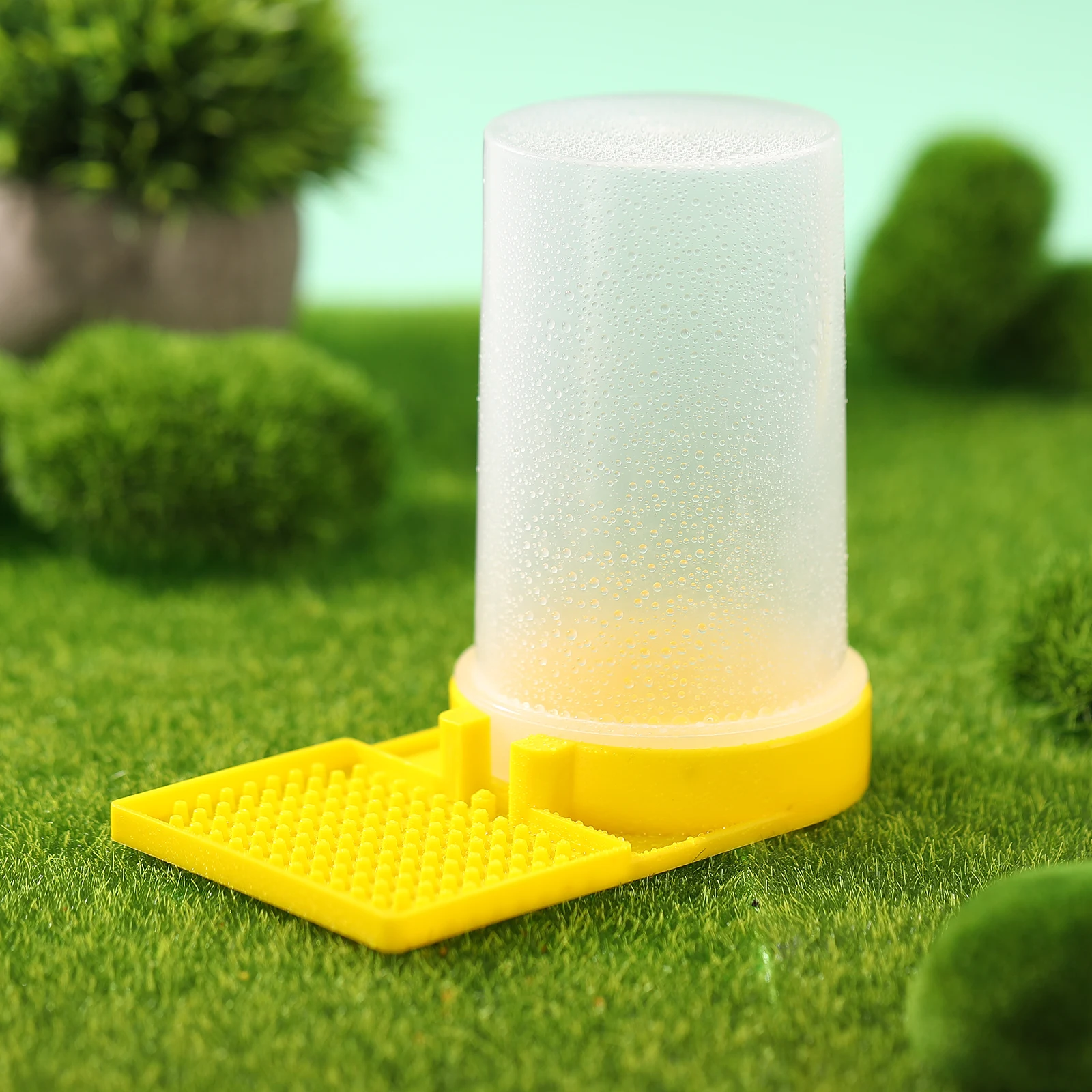 2 Water Dispensers Beehive Door Feeder Plastic Beekeeping Equipment for Bees Durable Food Grade Healthy Easy Use Transparent
2 Water Dispensers Beehive Door Feeder Plastic Beekeeping Equipment for Bees Durable Food Grade Healthy Easy Use Transparent