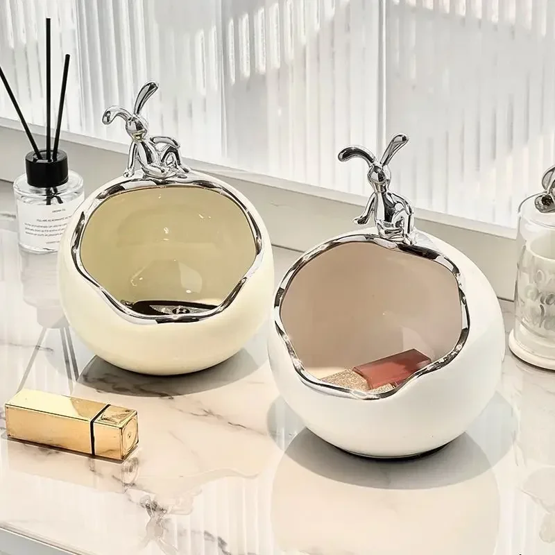 Luxury key storage and decoration, desk shelf decoration at the entrance to the entrance
Luxury key storage and decoration, desk shelf decoration at the entrance to the entrance