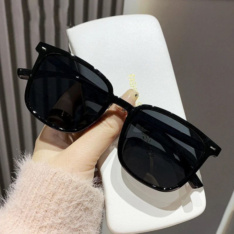 Women's Fashion Trend Tea Colored Sunglasses Vintage Square Sunglasses Outdoor Sun Shading and UV Protection Sunglasses
Women's Fashion Trend Tea Colored Sunglasses Vintage Square Sunglasses Outdoor Sun Shading and UV Protection Sunglasses