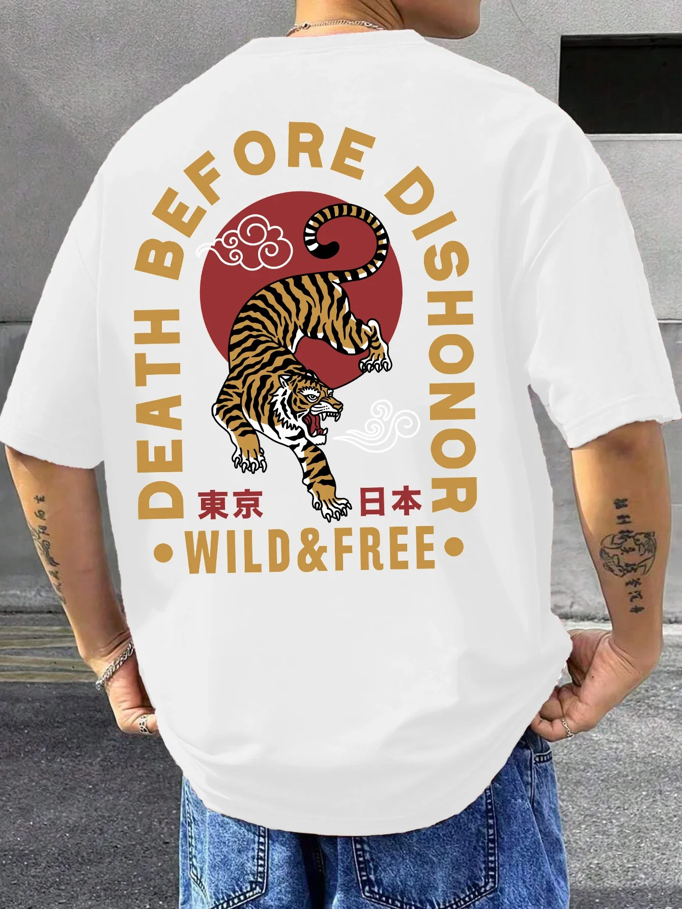 2025 Street trend punk-style men's clothing, pure cotton T-shirt, summer outdoor fashionable casual sports top
2025 Street trend punk-style men's clothing, pure cotton T-shirt, summer outdoor fashionable casual sports top