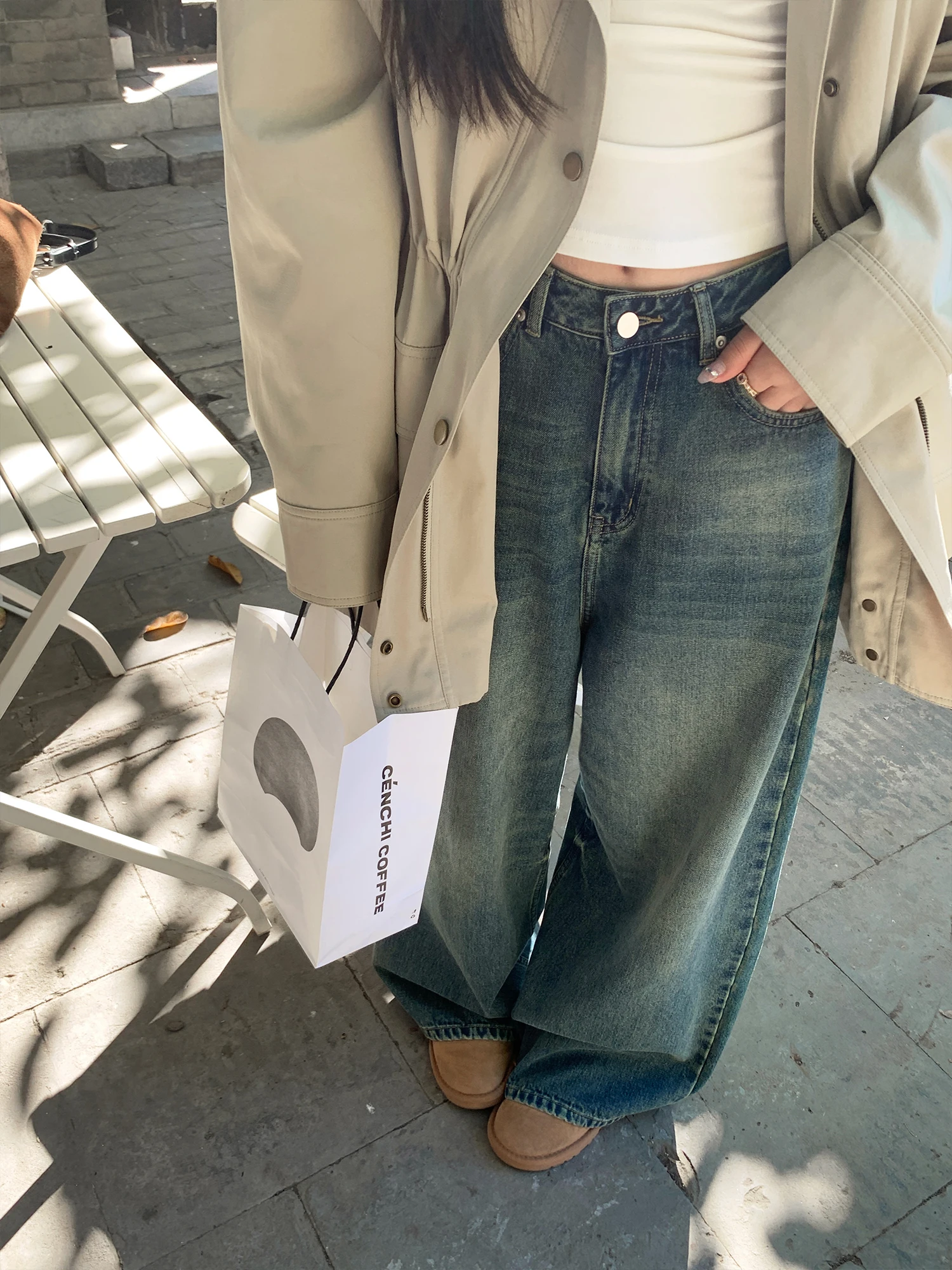 Женские джинсы с высокой талией, широкими штанинами, утепленные, осенне-зимние, новые, прямого кроя, из неэластичного хлопкового денима
Женские джинсы с высокой талией, широкими штанинами, утепленные, осенне-зимние, новые, прямого кроя, из неэластичного хлопкового денима