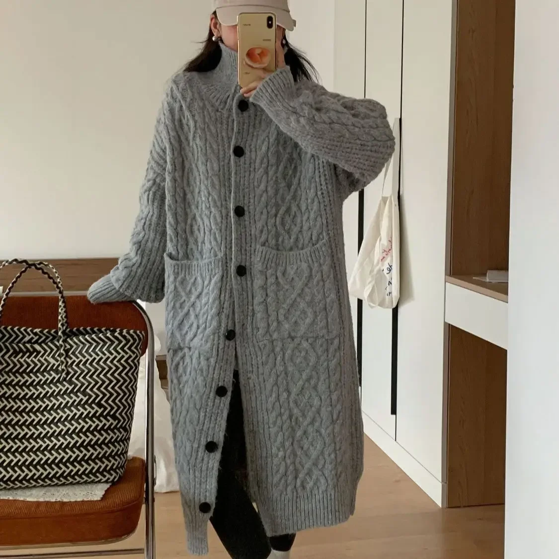 Autumn and Winter New Women's Dress Loose Commuter Knitted Cardigan Sweater Dress
Autumn and Winter New Women's Dress Loose Commuter Knitted Cardigan Sweater Dress
