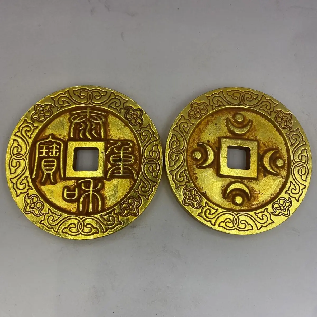Antiques and old goods Ancient coins Pure copper gilt Taihe Tongbao carved mother copper coins Copper coins
Antiques and old goods Ancient coins Pure copper gilt Taihe Tongbao carved mother copper coins Copper coins