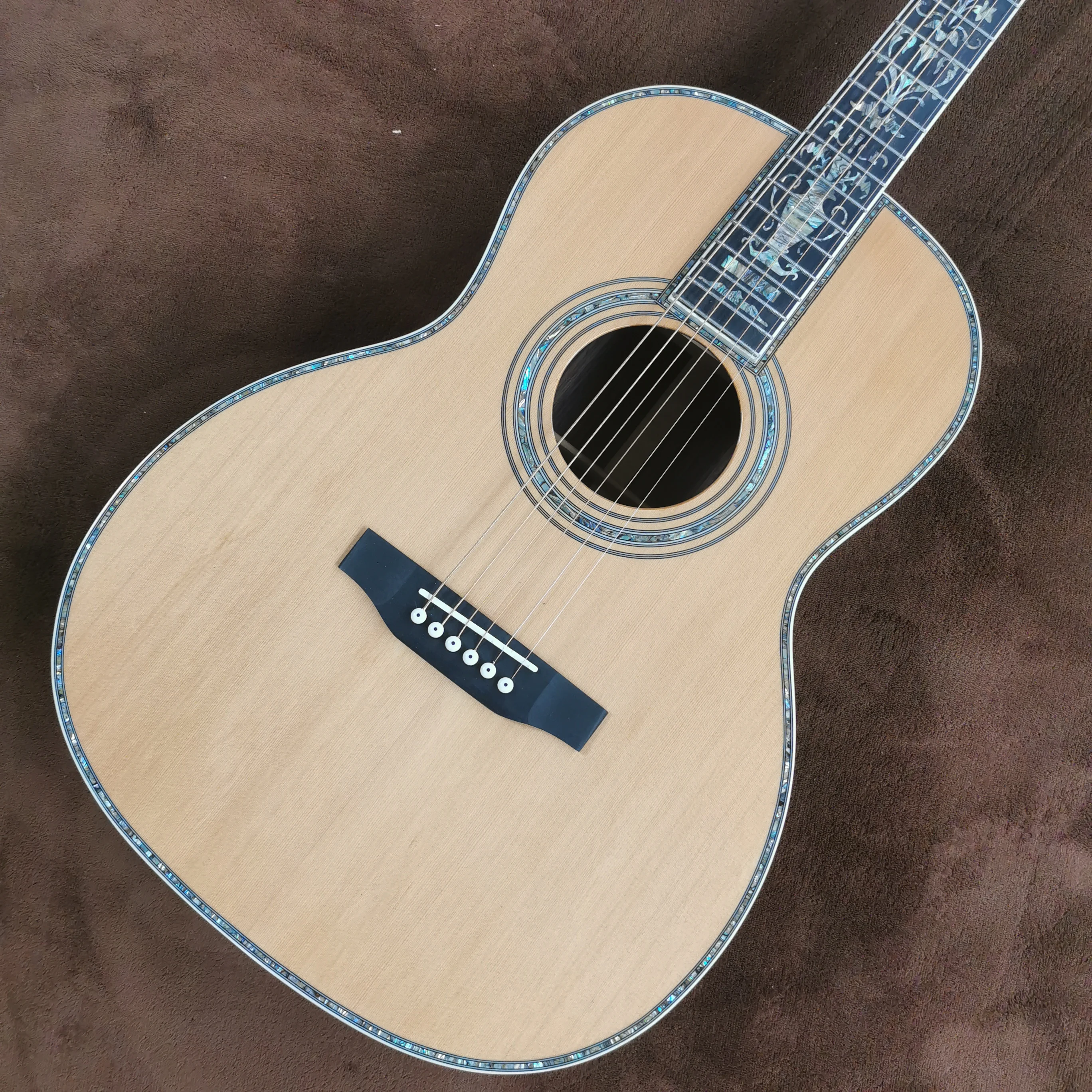ooo45 series 40 "solid wood profile top black finger abalone shell set acoustic guitar
ooo45 series 40 "solid wood profile top black finger abalone shell set acoustic guitar