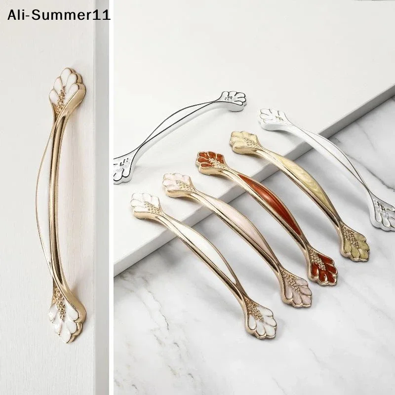 【NM1】Retro Cabinet Door Handles Kitchen Cupboard Pulls Cabinet Drawer Knobs Solid Aluminum Alloy Furniture Handle Hardware
【NM1】Retro Cabinet Door Handles Kitchen Cupboard Pulls Cabinet Drawer Knobs Solid Aluminum Alloy Furniture Handle Hardware