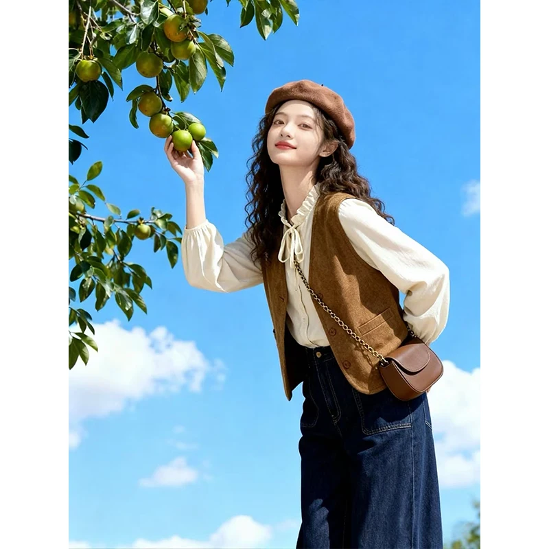 Spring Autumn Light Maturity Style V-neck Vest Shirt Set Women Loose Jeans Three-piece Set Long Sleeve High Waist Pure Color
Spring Autumn Light Maturity Style V-neck Vest Shirt Set Women Loose Jeans Three-piece Set Long Sleeve High Waist Pure Color