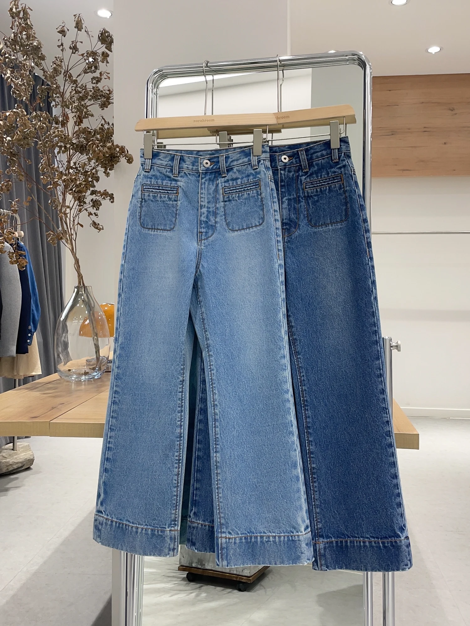Elegant Commuter Embroidered Two-tone Fairy Jeans High Waist Loose Fit Casual Spring New Arrival Ladies Fashion
Elegant Commuter Embroidered Two-tone Fairy Jeans High Waist Loose Fit Casual Spring New Arrival Ladies Fashion