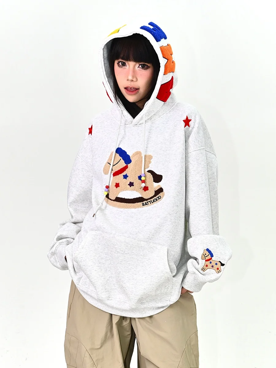 Худи с вышивкой и махровой отделкой, свободный крой, женский, в университетском стиле, модный, весенняя новинка, бренд PMFIVEE
Худи с вышивкой и махровой отделкой, свободный крой, женский, в университетском стиле, модный, весенняя новинка, бренд PMFIVEE