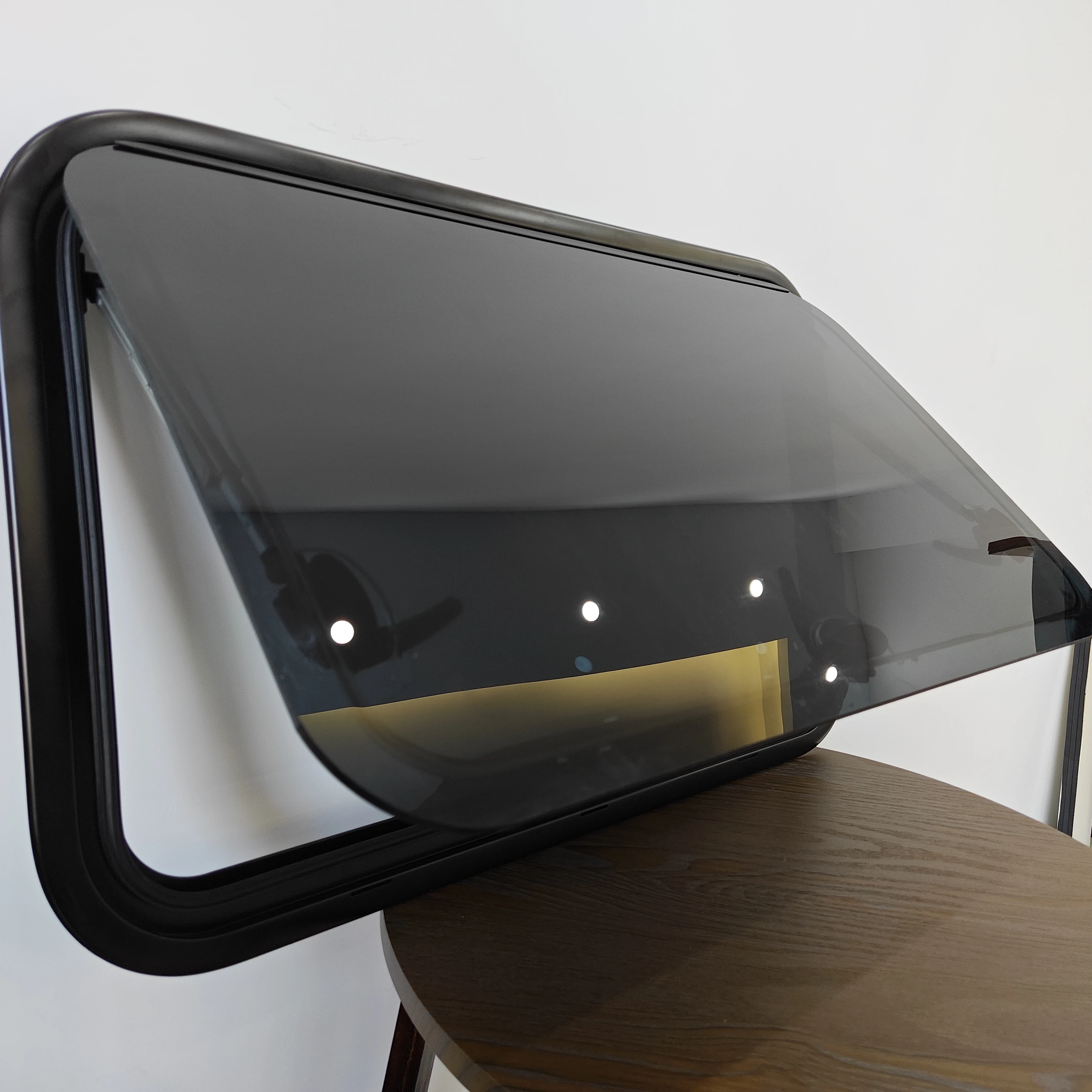 Durable Double Glazing Acrylic Glass Windows Aluminum Alloy Rounded Corners RV Trailer Camper Caravan Body Parts
Durable Double Glazing Acrylic Glass Windows Aluminum Alloy Rounded Corners RV Trailer Camper Caravan Body Parts