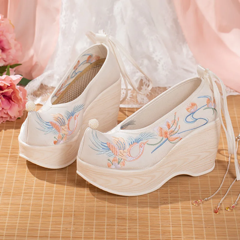 8.5cm High-heeled Embroidered Jacquard Antique Cloth Hanfu Shoes Spring Autumn Embroidered Shoes
8.5cm High-heeled Embroidered Jacquard Antique Cloth Hanfu Shoes Spring Autumn Embroidered Shoes