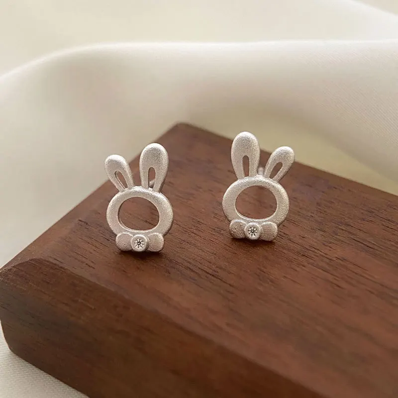 VOQ Silver Color Cute Little Rabbit Earrings 2023 Simple Sweet Gift New Bow Rabbit Ears Fashion Jewelry
VOQ Silver Color Cute Little Rabbit Earrings 2023 Simple Sweet Gift New Bow Rabbit Ears Fashion Jewelry