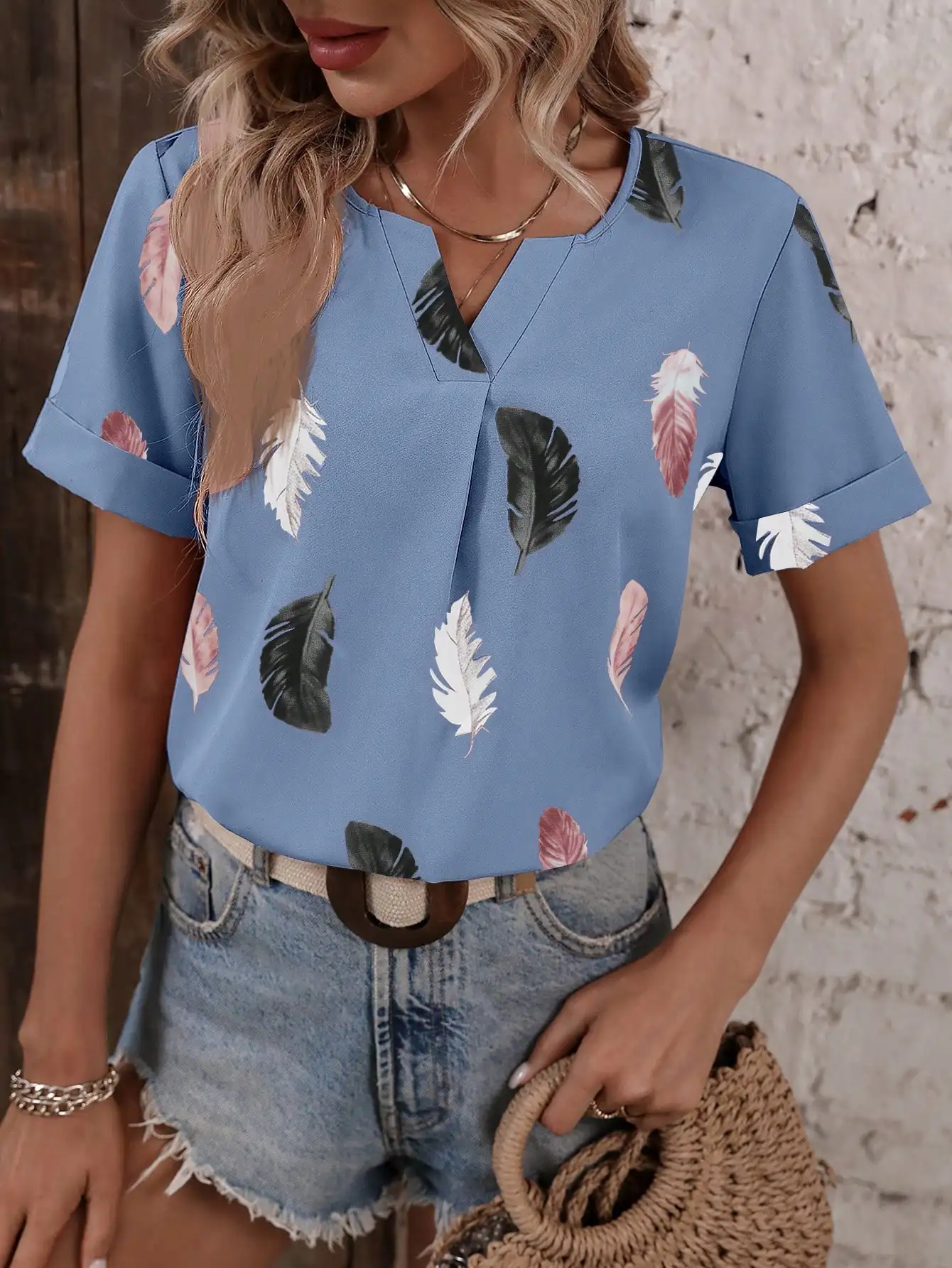 Women's Feather Print Blouse, Casual Notch V-Neck Short Sleeve Rolled Cuff Shirt, Loose Summer Top For Ladies
Women's Feather Print Blouse, Casual Notch V-Neck Short Sleeve Rolled Cuff Shirt, Loose Summer Top For Ladies