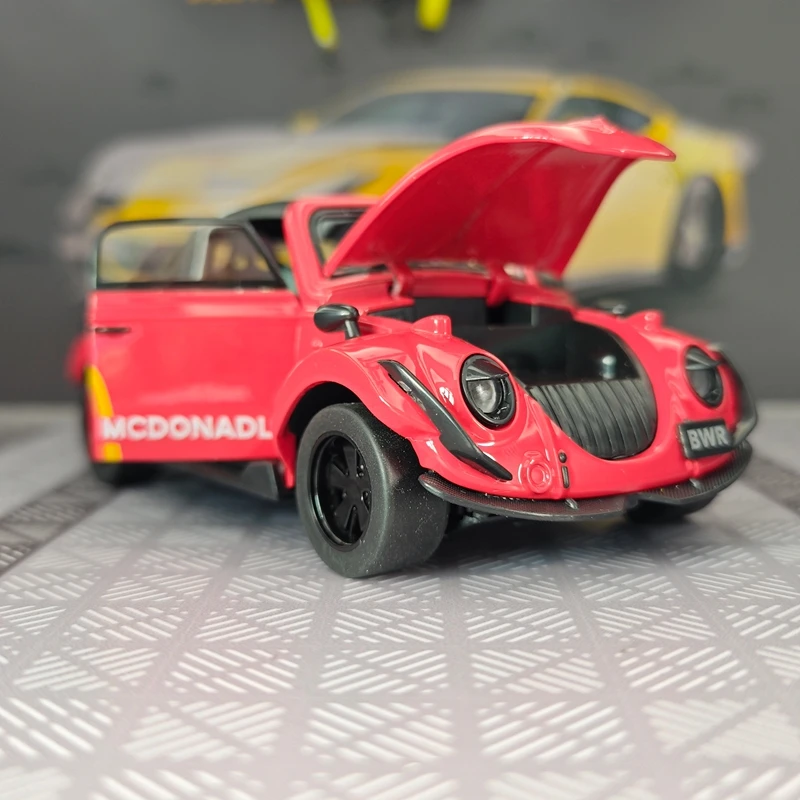 Модель автомобиля Volkswagen Beetle из сплава, масштаб 1:32, с открывающимися дверями, капотом и багажником, функцией отката, звуковыми и световыми эффектами.
Модель автомобиля Volkswagen Beetle из сплава, масштаб 1:32, с открывающимися дверями, капотом и багажником, функцией отката, звуковыми и световыми эффектами.