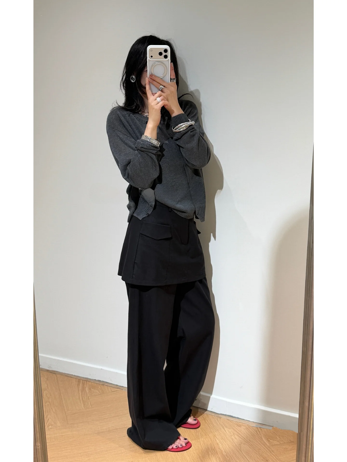 Fashionable Korean Design Casual Wide Leg Pants Integrated Layering Pocket Curtain Loose Straight Tube Fake Two-Piece Skirt P...
Fashionable Korean Design Casual Wide Leg Pants Integrated Layering Pocket Curtain Loose Straight Tube Fake Two-Piece Skirt P...