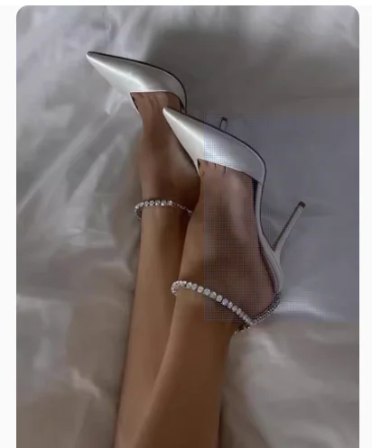 2024Summer New Sexy and playful Pointed V-necked Rhinestone High Heels, Thin Heels, Baotou, One Button Sandals, Female
2024Summer New Sexy and playful Pointed V-necked Rhinestone High Heels, Thin Heels, Baotou, One Button Sandals, Female