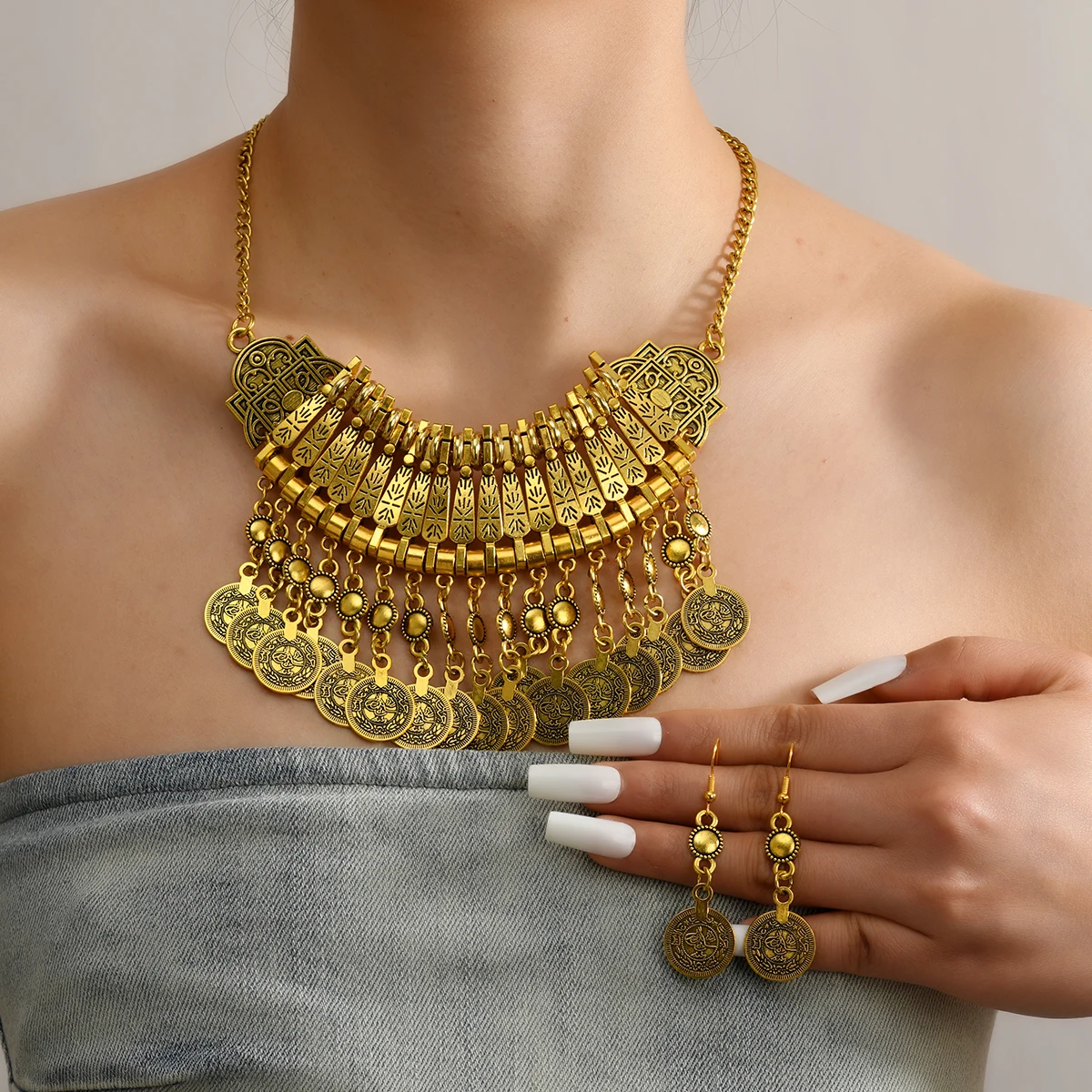 Egyptian queen necklace women's retro palace style necklace niche design collarbone chain ethnic style accessory alloy item
Egyptian queen necklace women's retro palace style necklace niche design collarbone chain ethnic style accessory alloy item