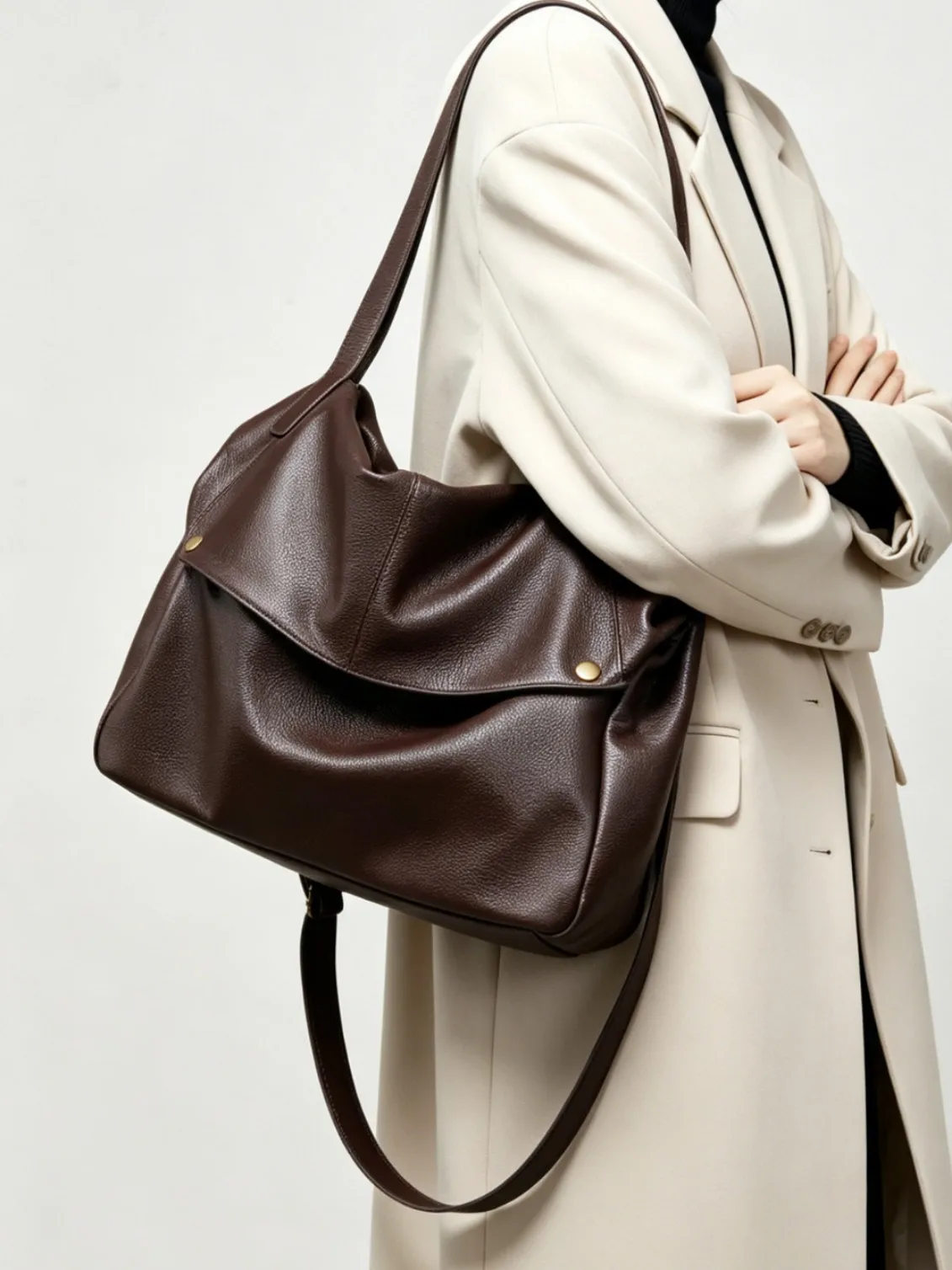 2026 New Genuine Leather Large-Capacity Tote Bag Fashion Design Women Commuter Shoulder Bag Casual Cowhide Leather Crossbody Bag
2026 New Genuine Leather Large-Capacity Tote Bag Fashion Design Women Commuter Shoulder Bag Casual Cowhide Leather Crossbody Bag