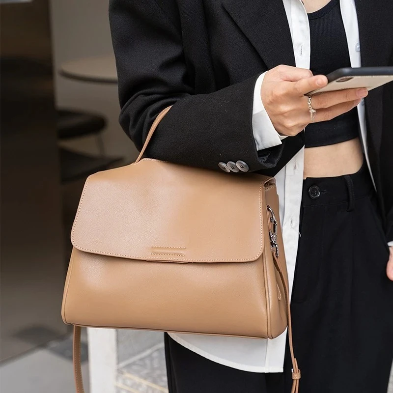 2026 Genuine Leather Slouchy Tote Bag for Women Large Capacity Vintage Crossbody Shoulder Bag Lightweight Everyday Purse
2026 Genuine Leather Slouchy Tote Bag for Women Large Capacity Vintage Crossbody Shoulder Bag Lightweight Everyday Purse