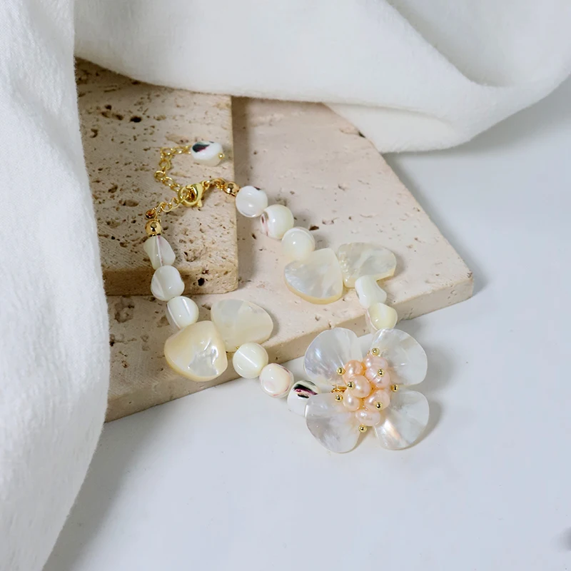 Natural Freshwater Pearl Shell Flower Bead Bracelet Korean Women's Luxury Jewelry Fashion Women's and Girls' Gifts GB1128
Natural Freshwater Pearl Shell Flower Bead Bracelet Korean Women's Luxury Jewelry Fashion Women's and Girls' Gifts GB1128