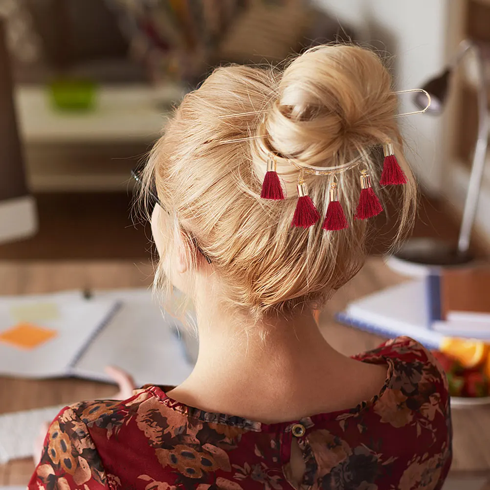 2Pcs Vintage Hairpins Elegant Floral Tassel Hair Clips Hollow Design Women Party Wedding Hair Accessories
2Pcs Vintage Hairpins Elegant Floral Tassel Hair Clips Hollow Design Women Party Wedding Hair Accessories