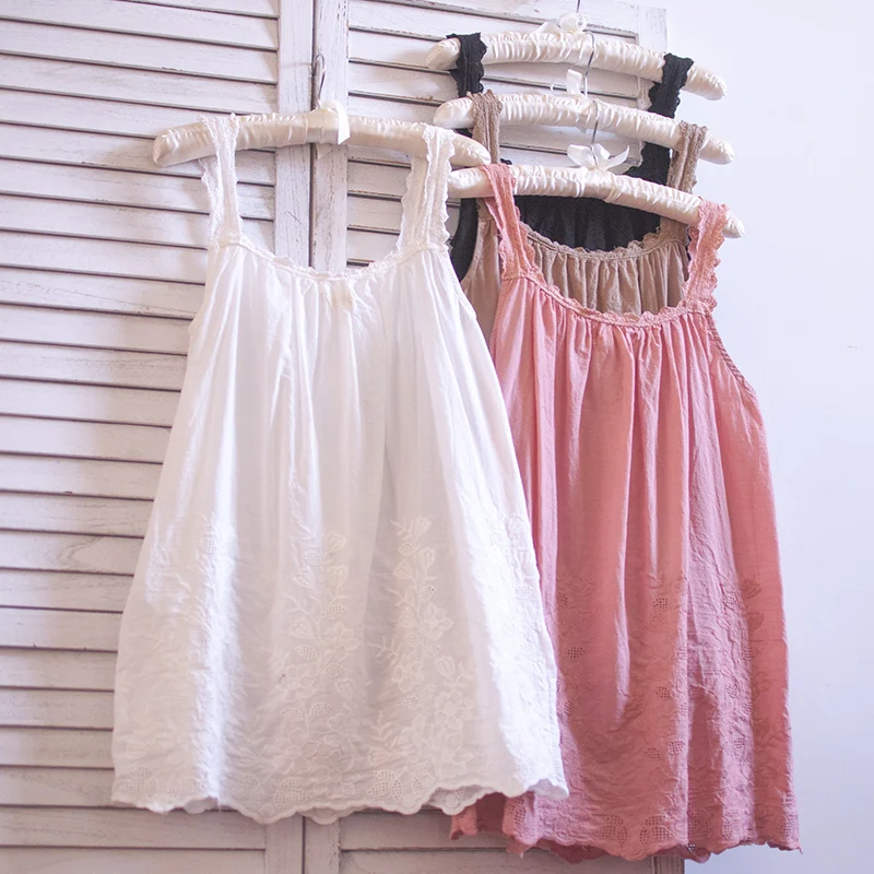 Новинка 2024, женская свободная хлопковая обувь Csole с вышивкой и кружевным подолом, базовая основа средней длины, Fre Sle, летняя мода
Новинка 2024, женская свободная хлопковая обувь Csole с вышивкой и кружевным подолом, базовая основа средней длины, Fre Sle, летняя мода