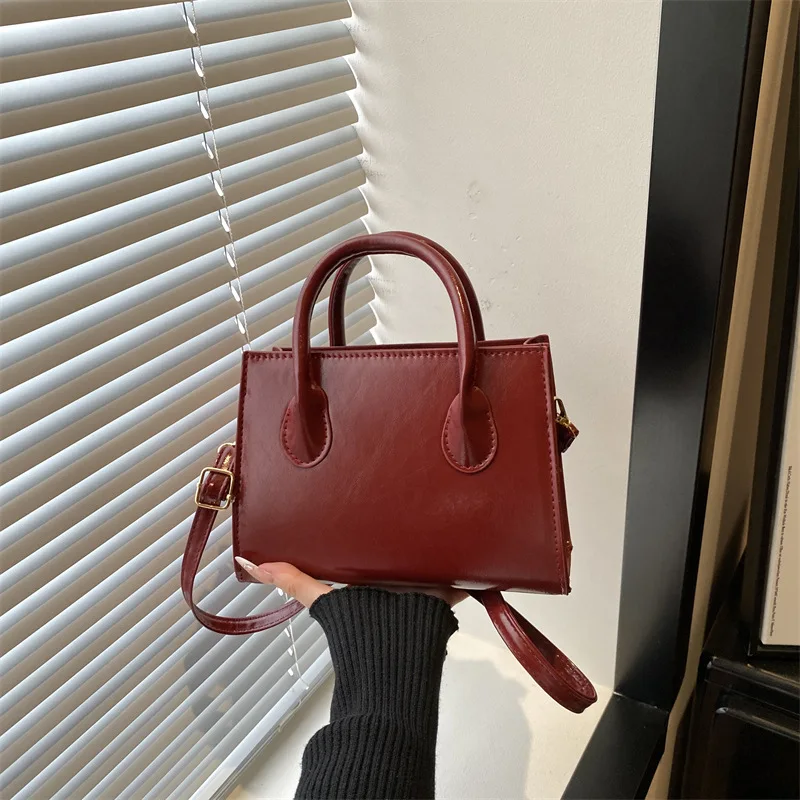 2026 Spring Summer Crossbody Bag for Women Candy Color Portable Small Square Tote Bag Simple Popular Women's Casual Shoulder Bag
2026 Spring Summer Crossbody Bag for Women Candy Color Portable Small Square Tote Bag Simple Popular Women's Casual Shoulder Bag