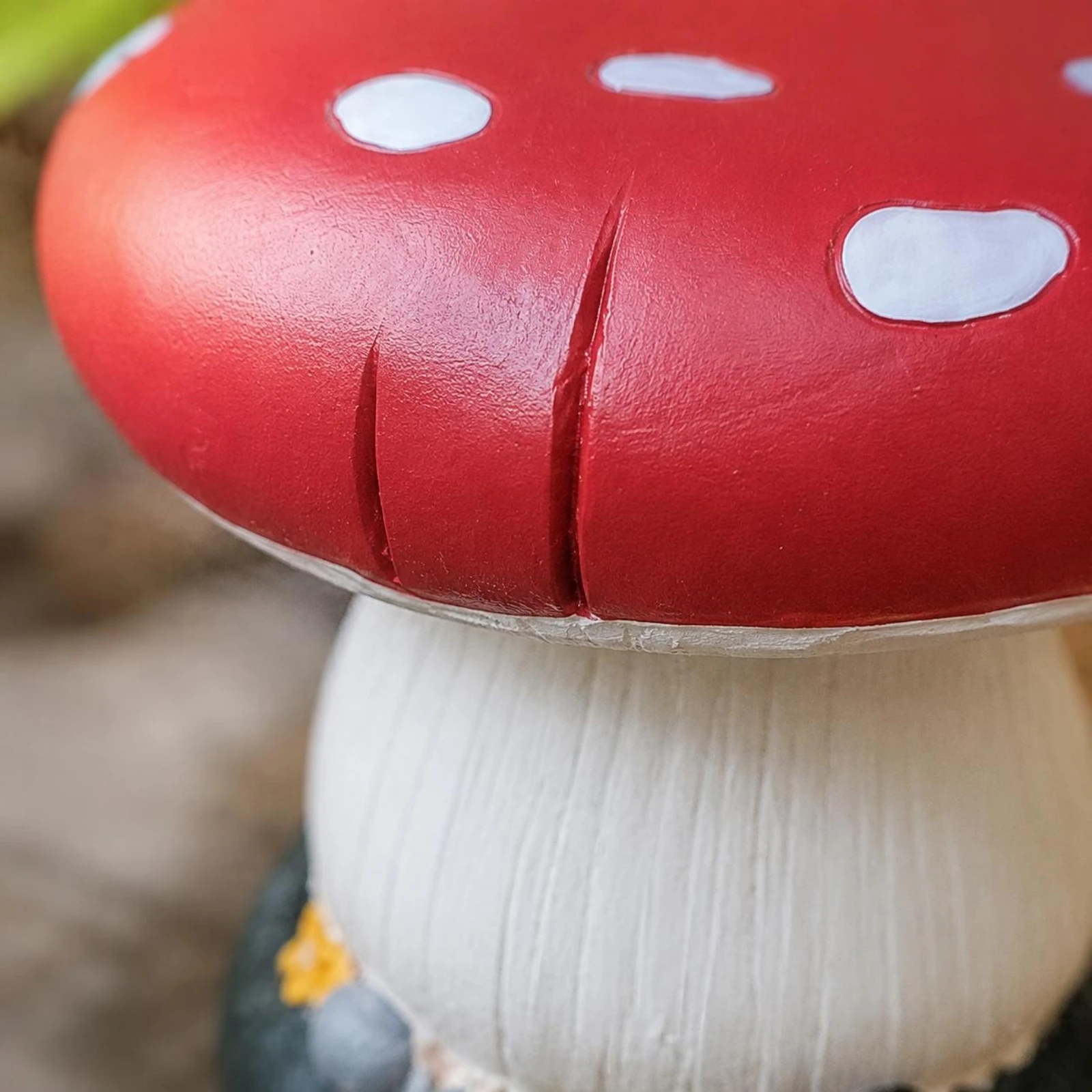 Fungus Garden Stool Weather Resistant Resin Fungus Seat Hand-Painted Look Bright Colors for Outdoor
Fungus Garden Stool Weather Resistant Resin Fungus Seat Hand-Painted Look Bright Colors for Outdoor