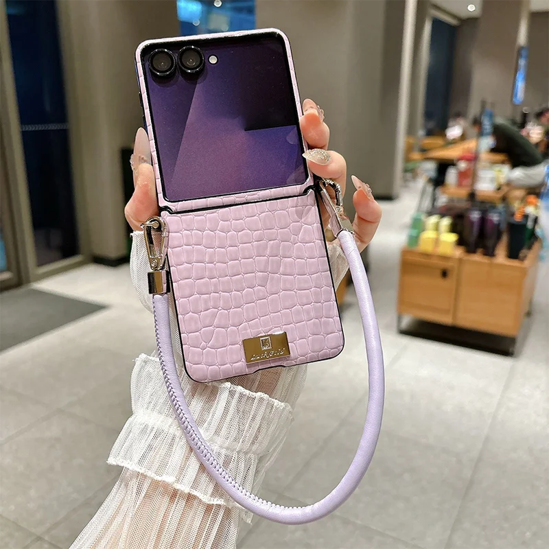 Crocodile Pattern Glossy Flip Phone Case for Samsung Z Flip7 6 5 / Xiaomi Mix Flip / Motorola Razr 50 60Ultra Cover with Lanyard
Crocodile Pattern Glossy Flip Phone Case for Samsung Z Flip7 6 5 / Xiaomi Mix Flip / Motorola Razr 50 60Ultra Cover with Lanyard