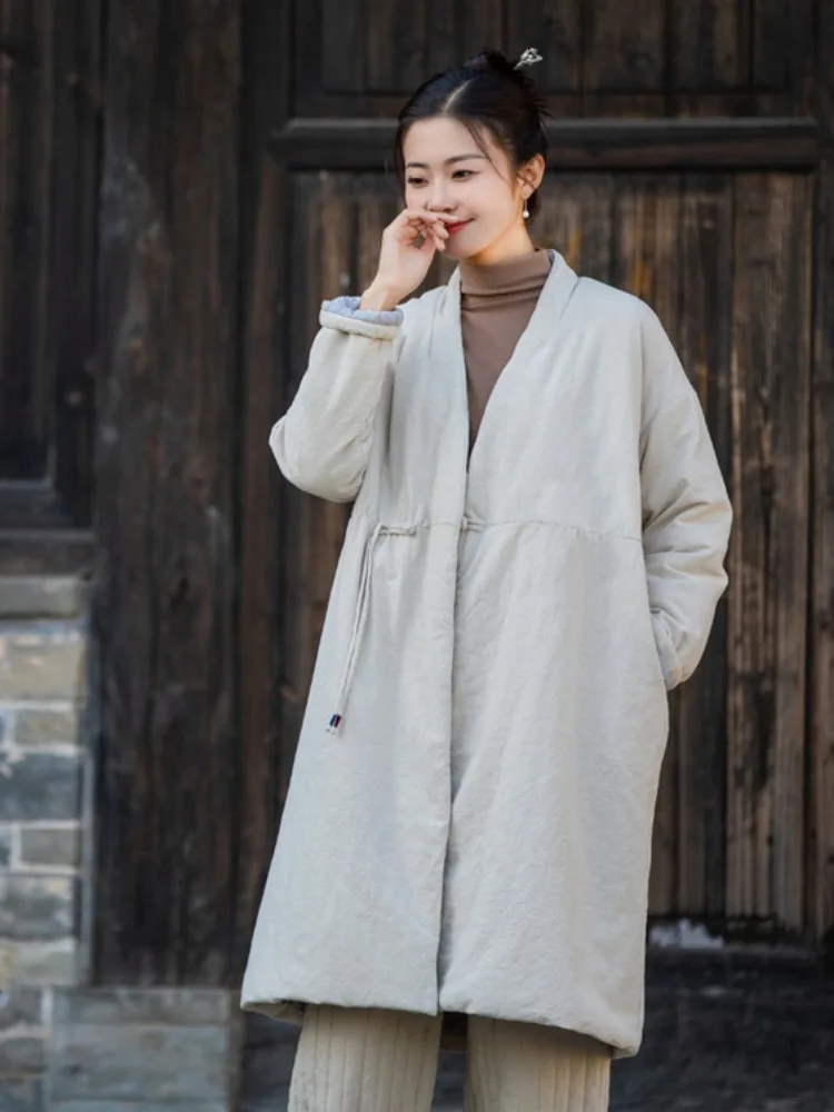 Chinese Zen Style Long Cotton Robe Women's Winter Outerwear V-Neck Liner Filled Hanfu Coat Warmth Guaranteed Loose Fit Retro
Chinese Zen Style Long Cotton Robe Women's Winter Outerwear V-Neck Liner Filled Hanfu Coat Warmth Guaranteed Loose Fit Retro