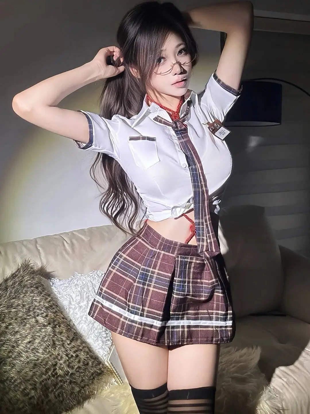Сексуальная униформа JK в стиле колледжа Pure Desire, облегающая ультра короткая плиссированная юбка, комплекты с короткими рукавами и завязками на пуговицах, очаровательные комплекты 0H2G
Сексуальная униформа JK в стиле колледжа Pure Desire, облегающая ультра короткая плиссированная юбка, комплекты с короткими рукавами и завязками на пуговицах, очаровательные комплекты 0H2G