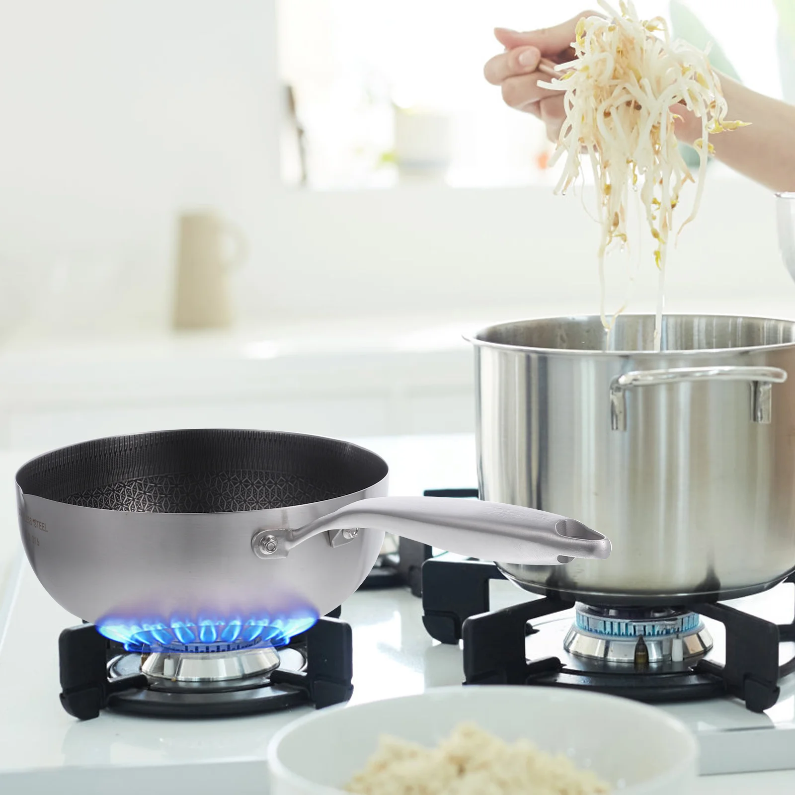 Кастрюля Wok из нержавеющей стали 304, антипригарная сотовая кастрюля для приготовления молока, кухонные принадлежности, сковорода, легко чистящее использование для дома
Кастрюля Wok из нержавеющей стали 304, антипригарная сотовая кастрюля для приготовления молока, кухонные принадлежности, сковорода, легко чистящее использование для дома