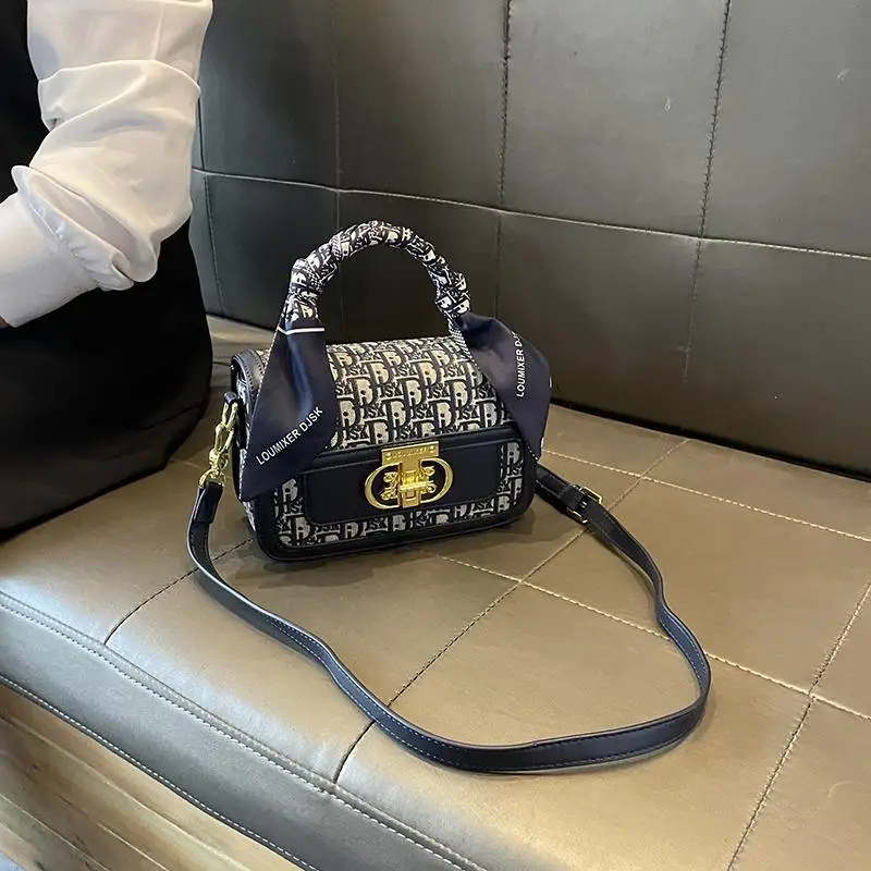 Trendy And Elegant Backpack Bag With Large Capacity And Vintage Style For Commuter Use In Leather
Trendy And Elegant Backpack Bag With Large Capacity And Vintage Style For Commuter Use In Leather