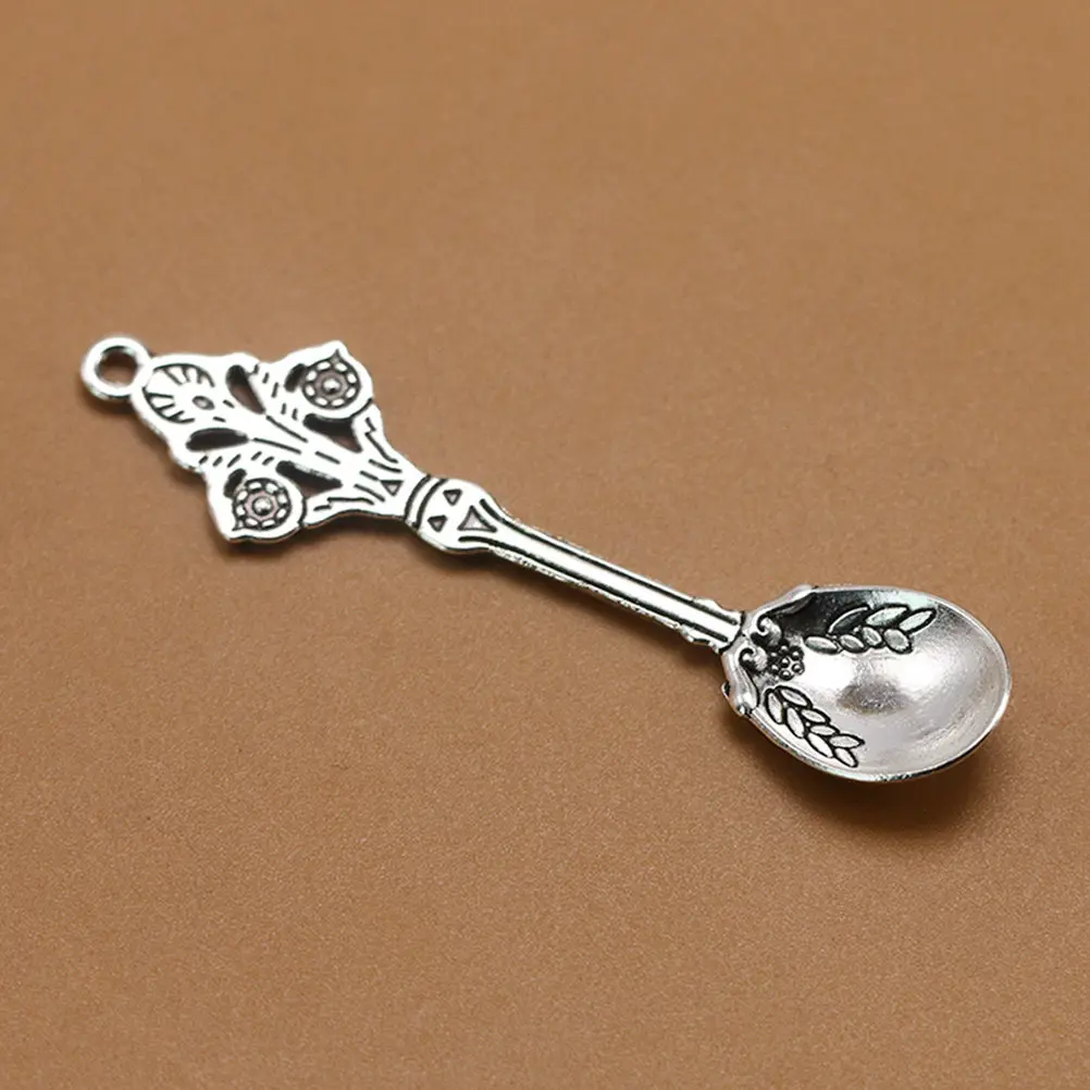 20Pcs Carved Spoon Alloy Pendants Simple Stylish Design Ideal DIY Necklace Bracelet Earring Charm Pendant Making Supplies
20Pcs Carved Spoon Alloy Pendants Simple Stylish Design Ideal DIY Necklace Bracelet Earring Charm Pendant Making Supplies