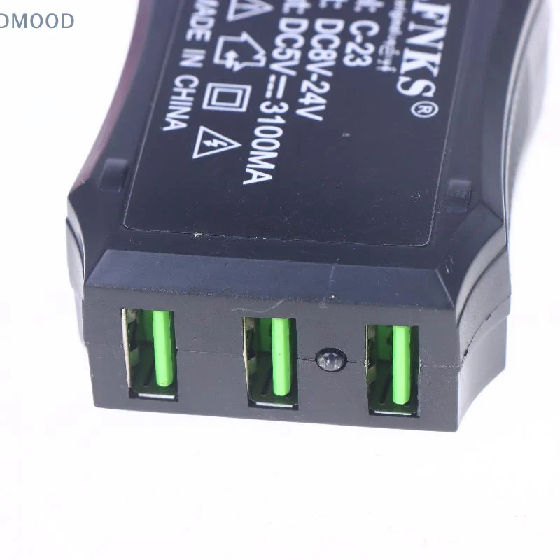 1Pcs 3USB Port 12V 24V To 5V Power Adapter With Battery Clip High Efficiency For Charging Cell Phone Emergency USB Power
1Pcs 3USB Port 12V 24V To 5V Power Adapter With Battery Clip High Efficiency For Charging Cell Phone Emergency USB Power